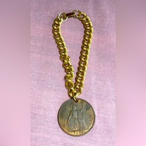Gold Color Chain Bracelet with British Queen Elizabeth ll Coin Pendant